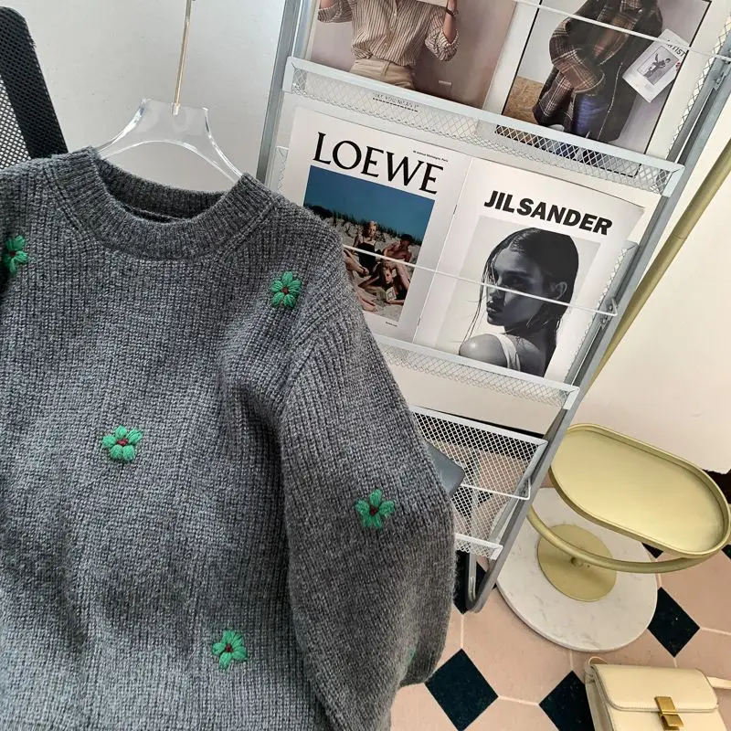 Retro Embroidered Flower Pullover Sweater for Women in Autumn and Winter 2025 New Loose Korean Knitted Sweater