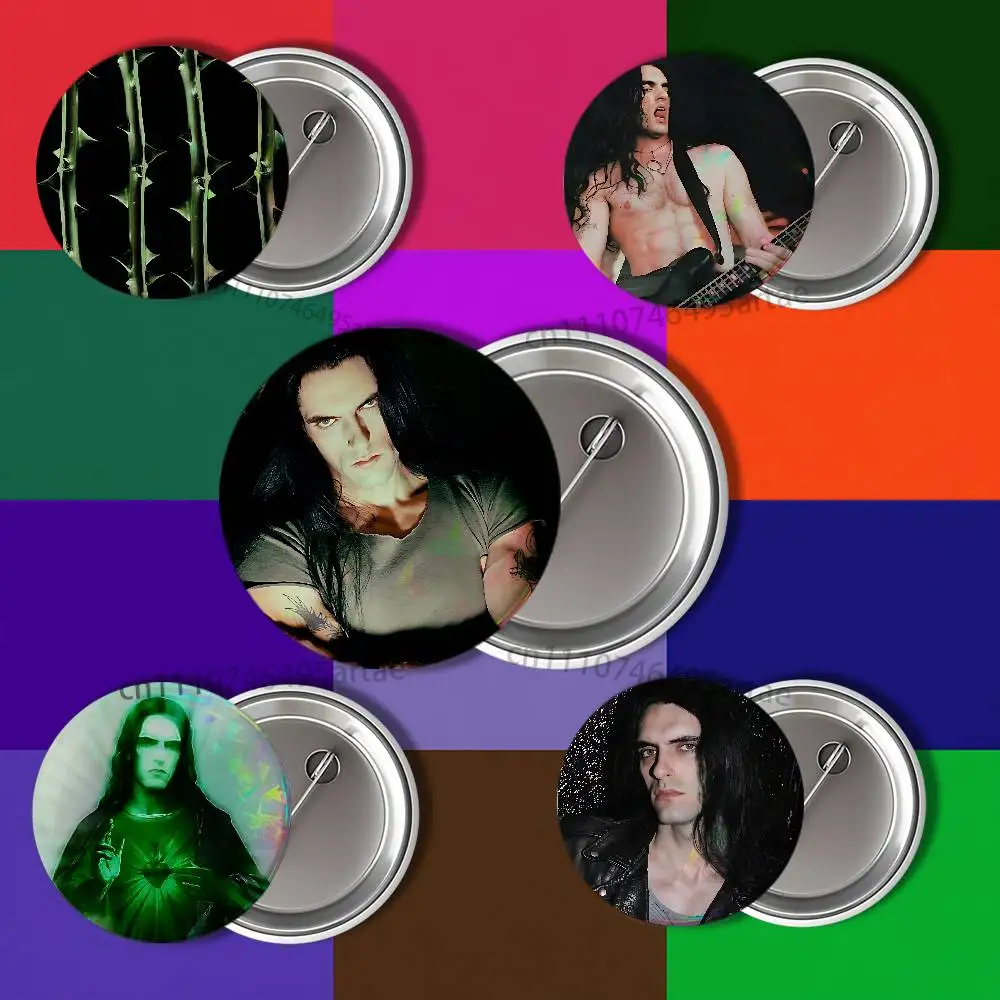 Badges25 32 44 58 75mm Round Cosplay Pin P-Peter Steele T-Type O Fans Collect Friends Gifts Brooch Souvenir Custom Cyber Girl