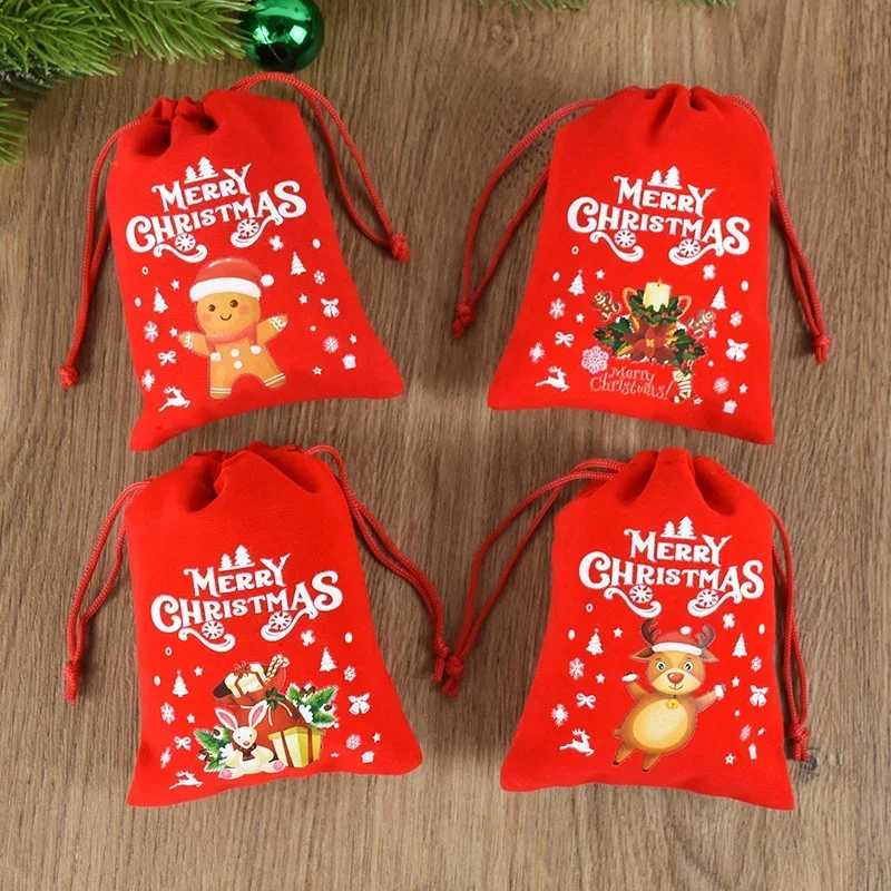 5Pcs/Lot Xmas Patterns Velvet Bags 9x12 15x20cm Small Christmas Candy Gift Bag Drawstring Pouch Boutique Jewelry Packaging Bags