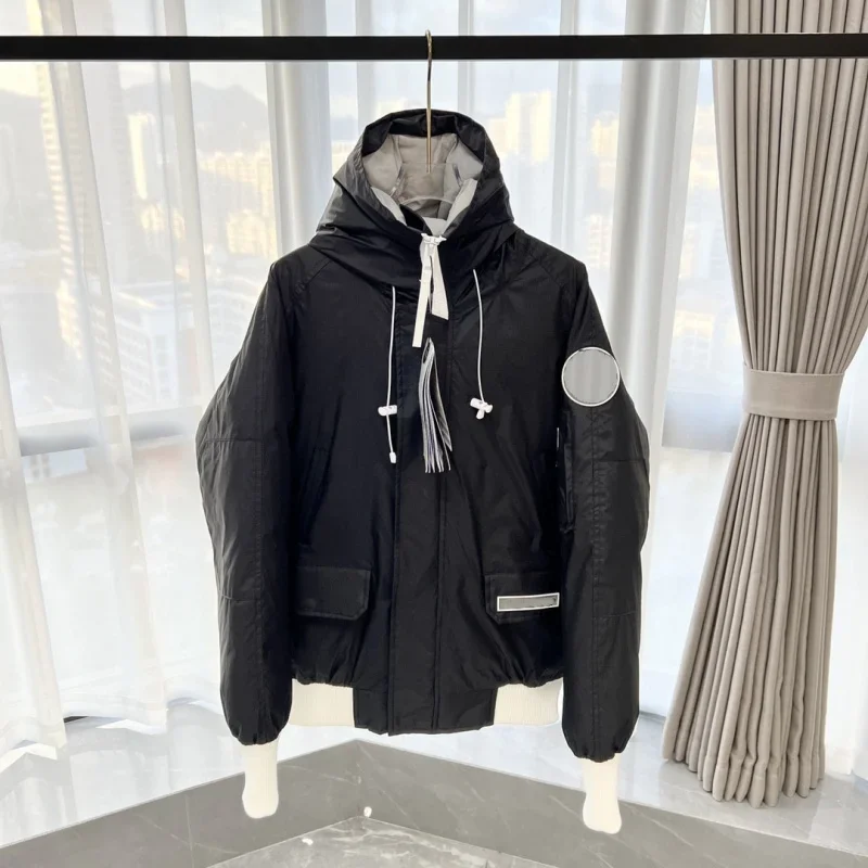 Cana*a Go*se Solid Color Windproof Crop Puffer Jacket Unisex Winter Thick Short Style 90% White Goose Down Jacket Womans Coat