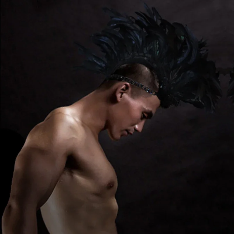 Copricapo di piume nere Uomo Donna DS Nightclub Bar Abbigliamento per spettacoli teatrali Accessori per passerelle di scena per adulti Outfit XS3206