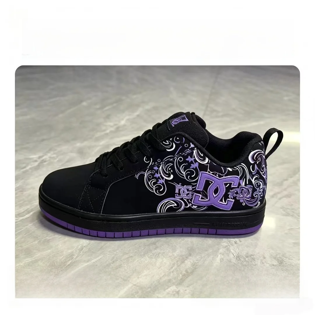 2026 New Fashionable Versatile Casual Board Shoes Embroidered Print Black White Classic Thick Bottom Sports Shoes