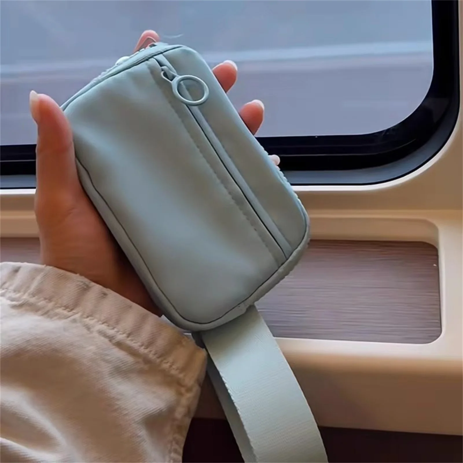 Ladies Portable Wristlet Wallets Keychain Wallet Coin Purse with Zipper for Travel Credit Card Holder Phone