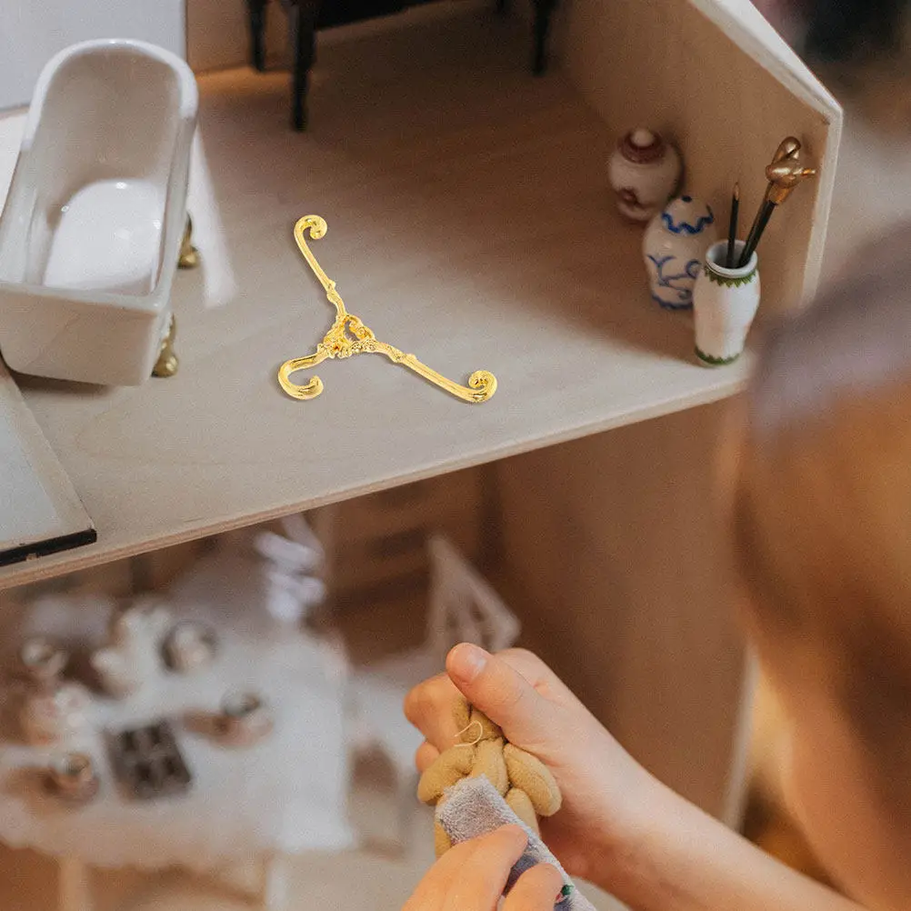 

48Pcs Mini Metal Hangers Retro Design for Dollhouse Wardrobe Clothes Storage Display Accessories Organizer Gown Hangers