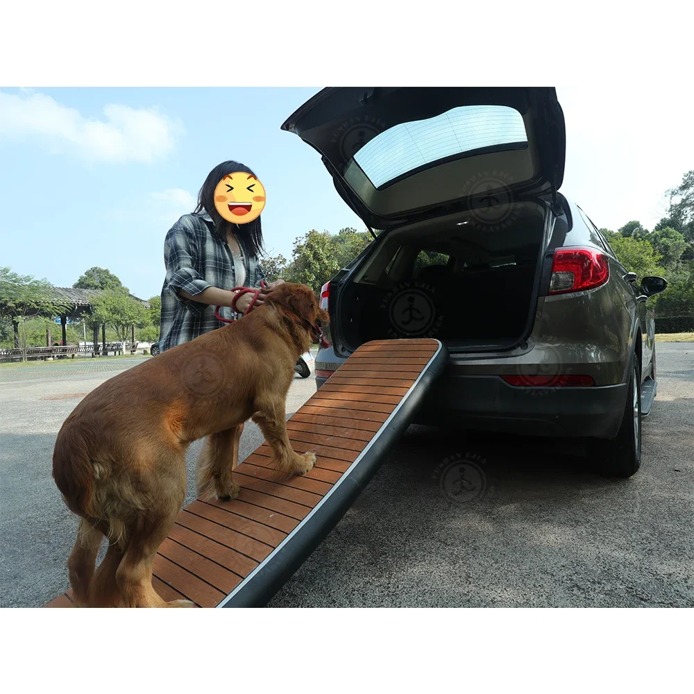 Non-Slip Design Portable Foldable Fold Lightweight Dog Cat Car Ramp Wholesale Large Dogs SUV Truck Car Ramp Stairs Step Ladder