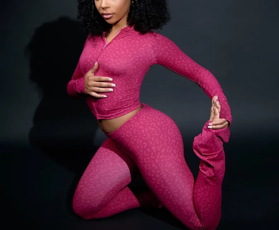 Women's Set 2026 Unique Hot Girl Sports Leopard Print Short Hooded Jacket Tight Pants for Spring Autumn Suitable for Sports Yoga