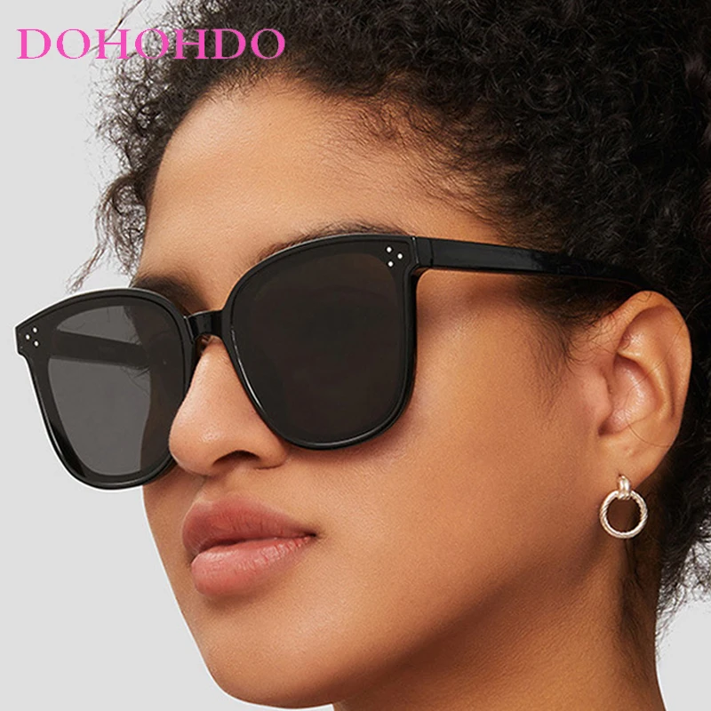 

Fashion Classic Rivets Big Square Sunglasses Women Men Retro Trendy Traveling Fishing Driving Shades Female UV400 Gafas De Sol