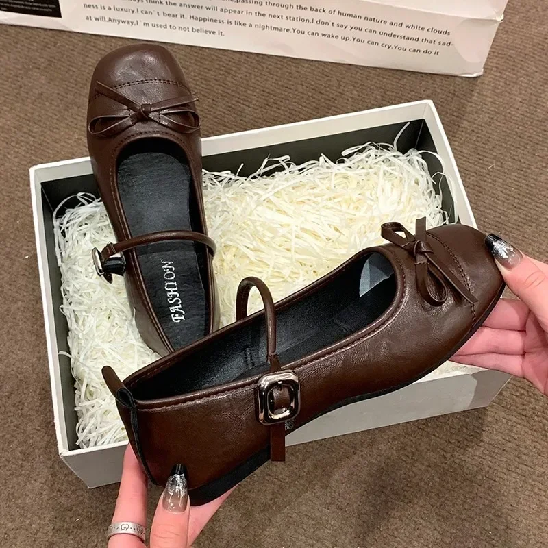 Zapatos elegantes para mujer, zapatos planos Mary Jane 2025, vestido diario para mujer, pajarita para mujer, hebilla poco profunda, correa, zapatos de tacón planos de fondo suave para exteriores