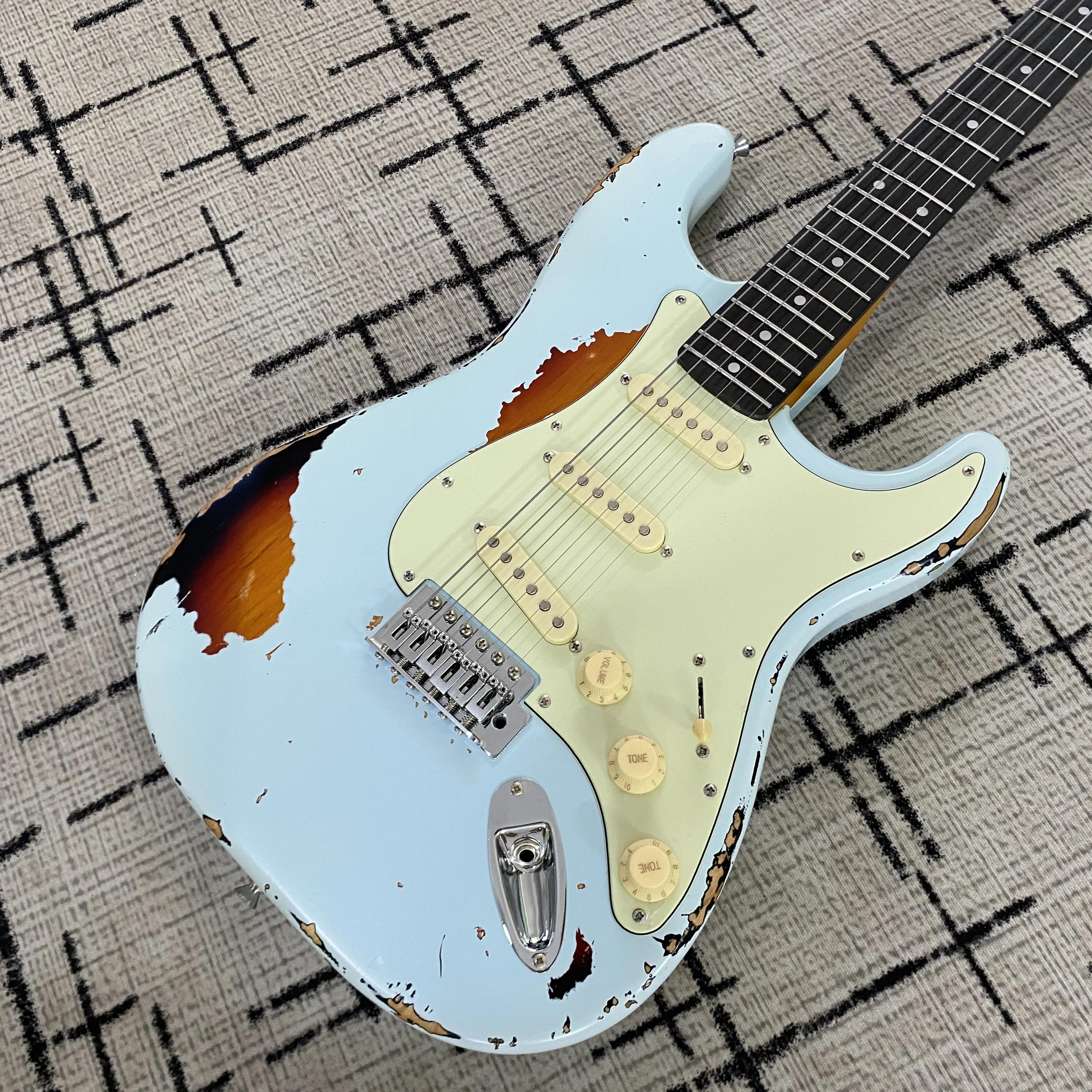 

Vicers Inventory Processing Retro Rock Electric Guitar-Rosewood Fingerboard-Basswood Body-Maple Fingerboard -SSS Pickup