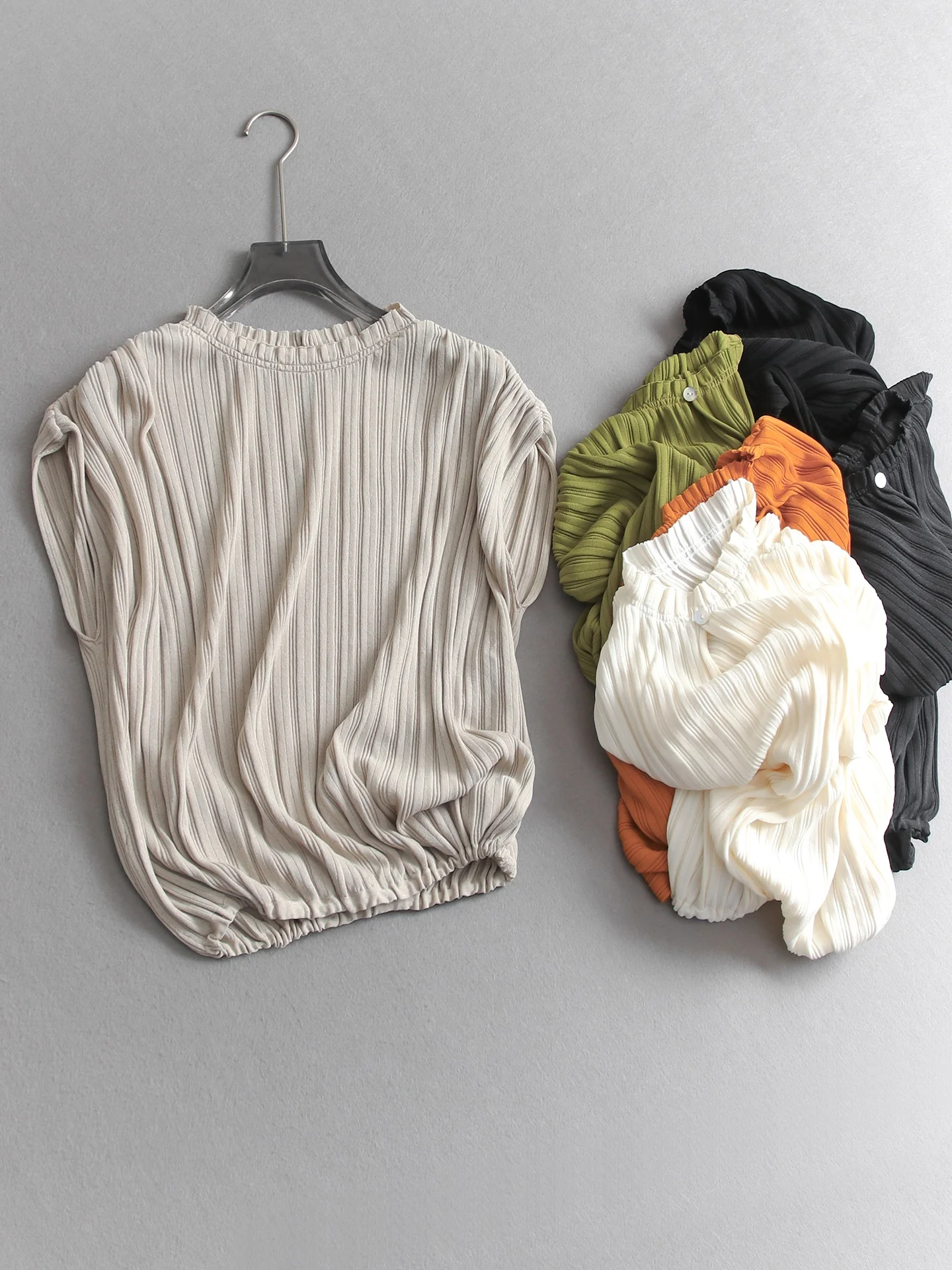 

Loose Short Sleeve Women's Knitted Sweater with Ruffle Stand Collar Vertical Stripe Slimming Design Commute Friendly T702