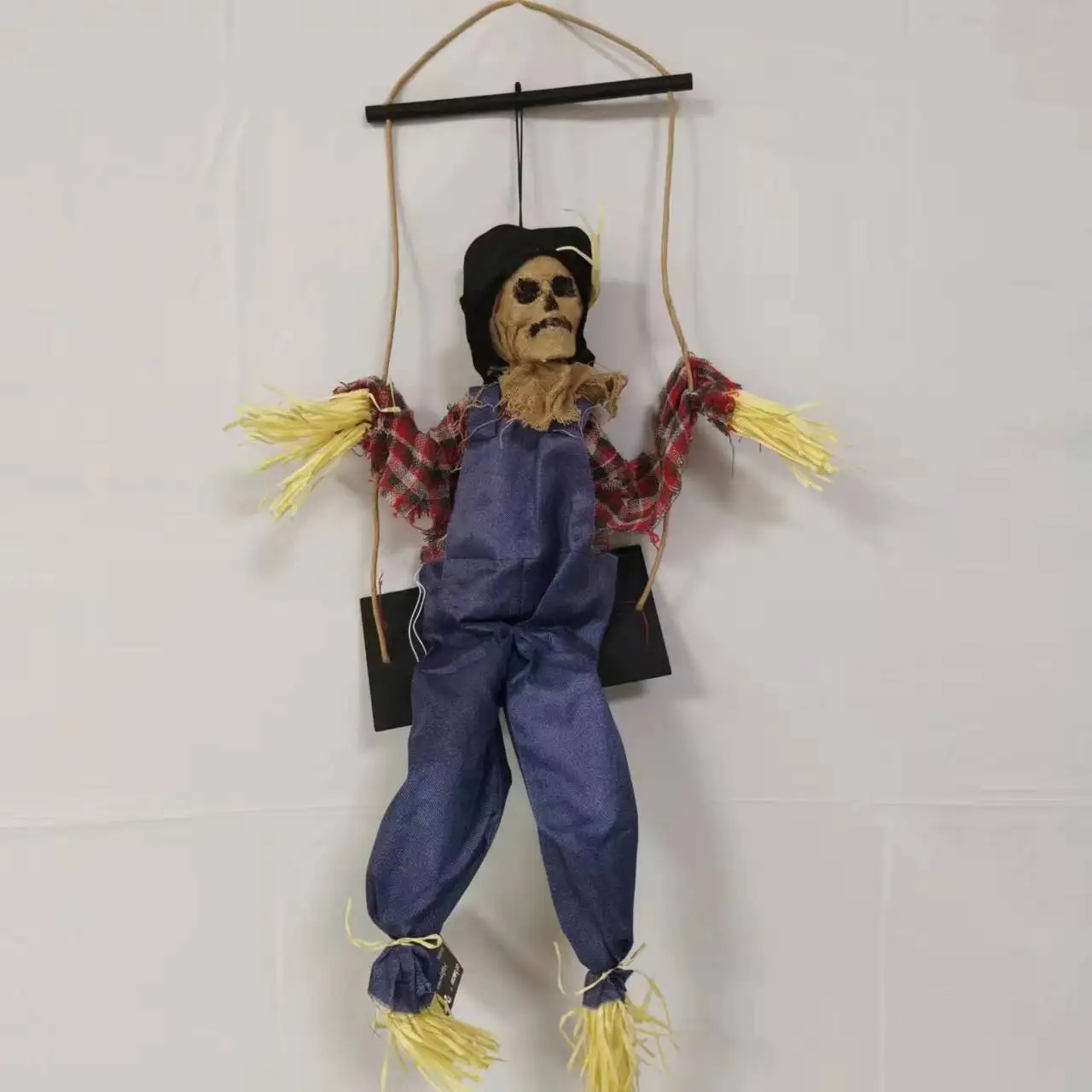 

Electric Swing Straw Skull Halloween Decorative Props Halloween Haunted House Bar Toys Horror Toys