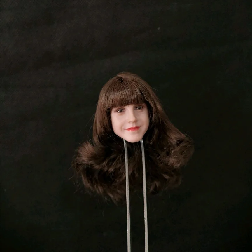 

1/6 Scale PALE Head Sculpt WITH Long Curly Hair F 12'' Doll