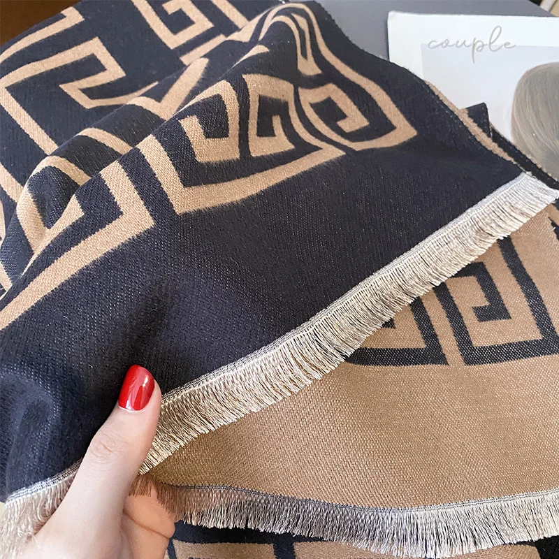 Luxury brand 2024 new women\'s scarf design comfortable cashmere feel winter warm shawl scarves