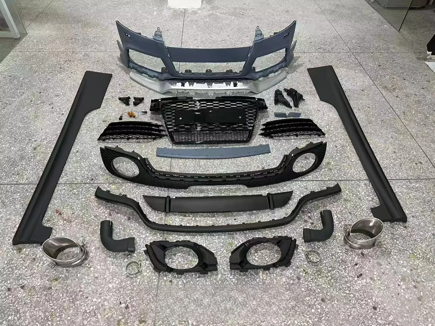 For 08-14 For Audi TT Modification Upgrade TTRS Large Surround Body Kit with Exhaust and Clips PP Material