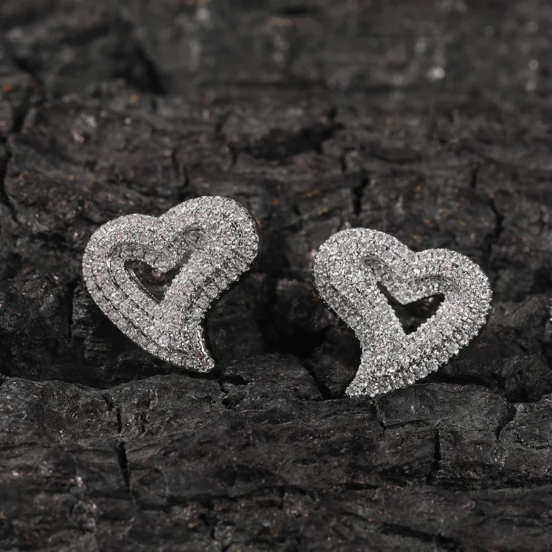 TUES Designer Heart Earrings Openwork Iced Out Minimalist Bolt Hollow Out Bling Micro Paved Cubic Zircon Women Fashion Jewelry