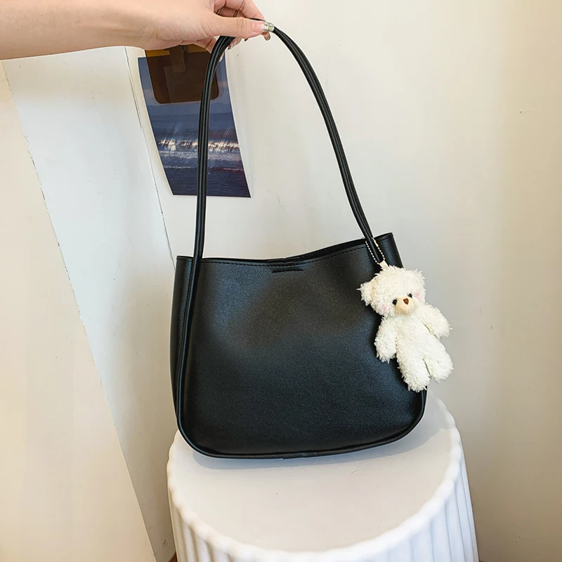 Simple And Casual New Versatile Shoulder Underarm Bag Small Fresh Solid Color Bear Pendant Handbag