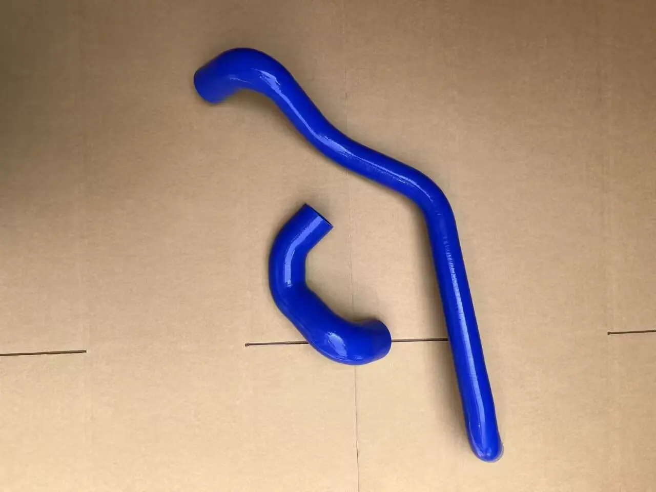 

Silione Turbo Intercooler Hose Pipe For Ford Transit 2.2 TDCi 92KW 125PS RWD Euro5 2011-2018