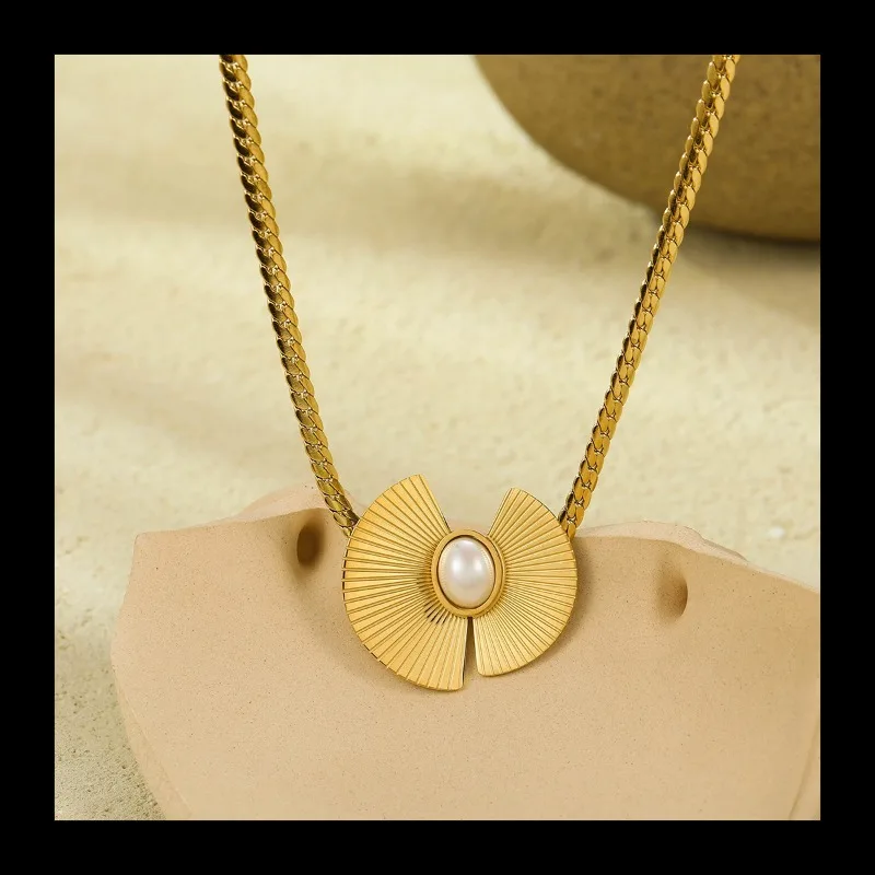 أزياء الفولاذ المقاوم للصدأ مروحة غير متناظرة قلادة اللؤلؤ التيتانيوم الصلب قلادة المتخصصة قسط سلسلة الترقوة