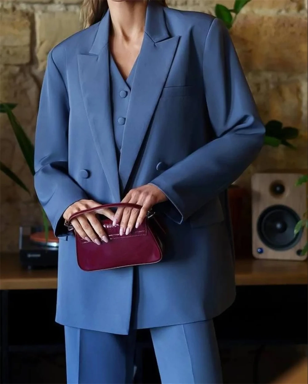 

Новый очаровательный женский костюм-тройка: элегантный деловой костюм для офиса и торжественных мероприятий (пиджак+жилет+брюки), пошитый на заказ