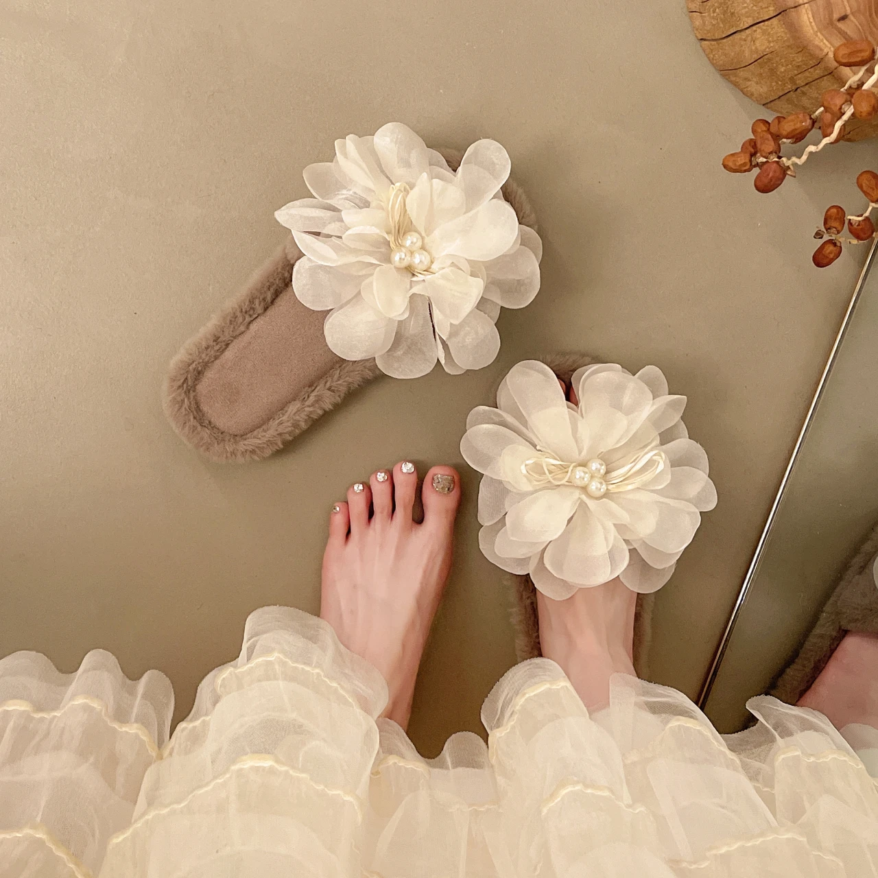 Autumn and Winter Fairy-styleFuzzy Slippers with An Amazing Vibe, Big Flowers,Thick-soled Cotton Slippers for Outdoor Plush Wear - view 2