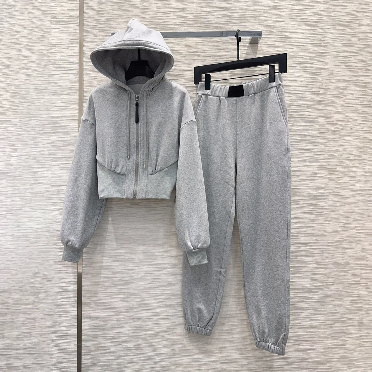 2026 High Quality Women's Short Hooded Zipper Hoodie Set2692753
