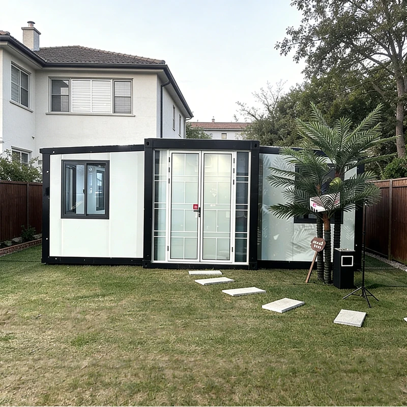 Customizable Prefab Bi-Wing Foldable 20ft 40ft 3 Bedroom Container House Durable Waterproof Hurricane Proof Hotel Use