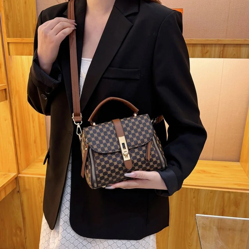 

Fashionable Ladies Crossbody-Bag Made Of Premium Leather Featuring High-End Paris Commuter Lightweight Soft Daily Look​