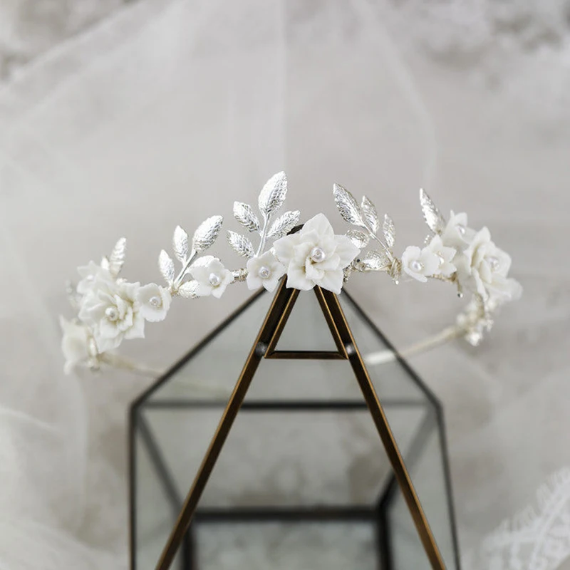 

Белая цветочная свадебная тиара ручной работы, корона серебряного цвета, свадебная женская повязка для волос на выпускной, аксессуары