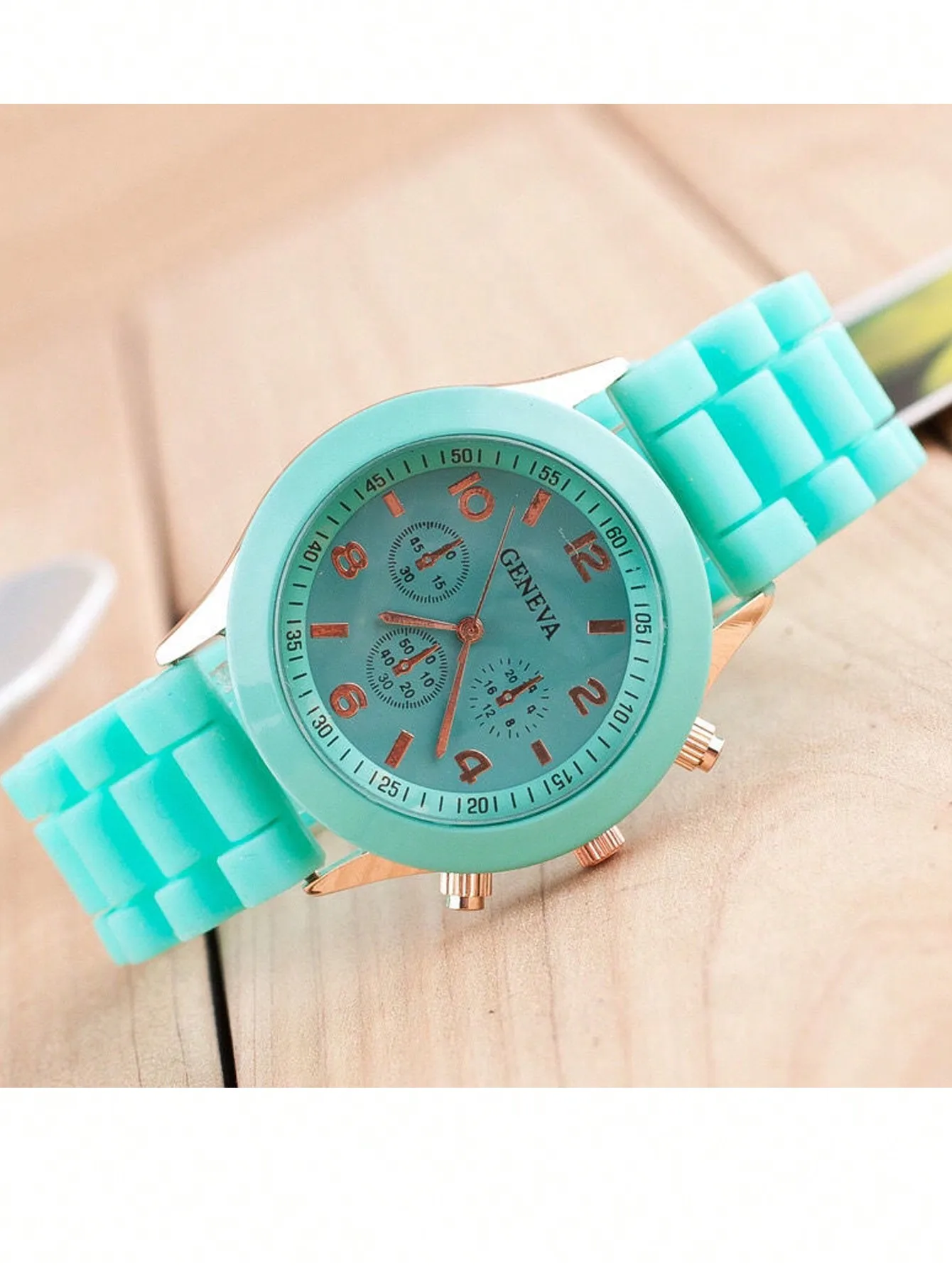 ساعات نسائية موضة جديدة ماركة فاخرة ساعة نسائية حزام سيليكون كوارتز ساعة معصم للإناث Relogio Feminino