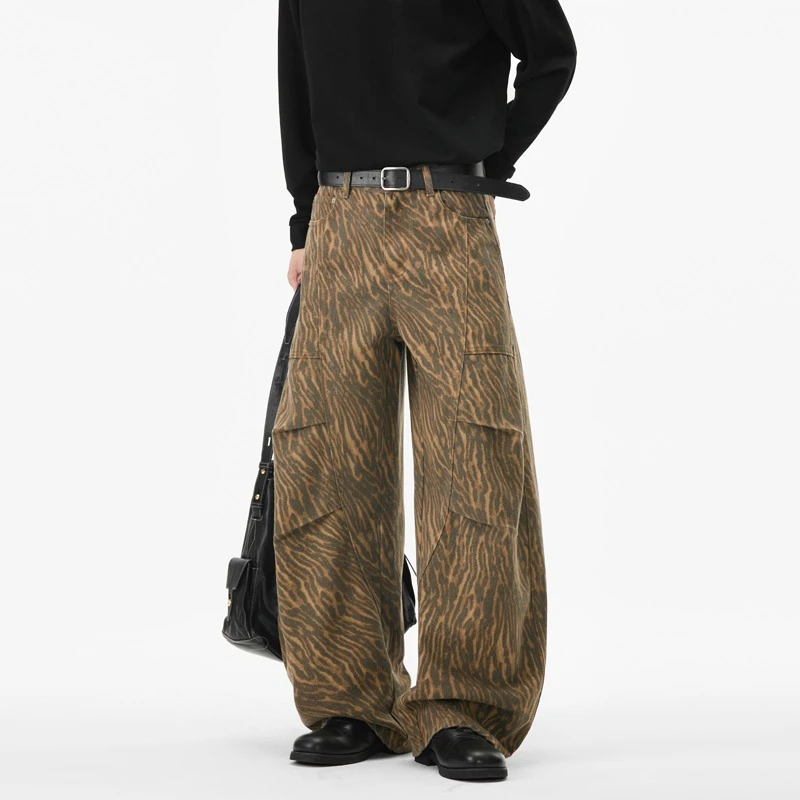 2026 Autumn New Men Tiger Print Denim Cargo Jeans American Retro Pleated Wide Leg Baggy Pants Streetwear Loose Long Trousers