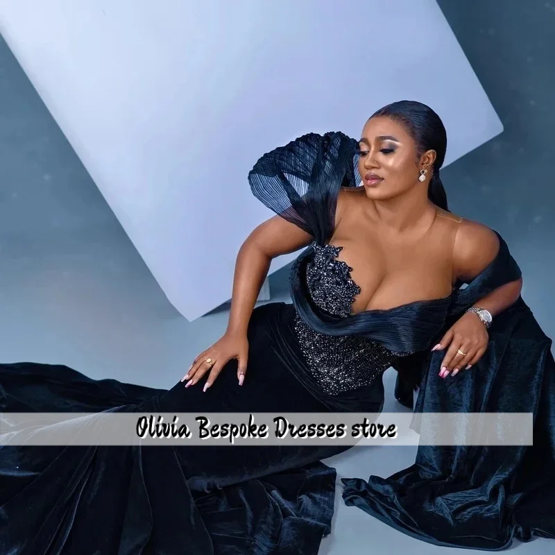 Vestido de noche elegante de sirena de terciopelo negro, vestido de baile Sexy con cuello en V y hombros descubiertos, vestido de fiesta Formal africano personalizado