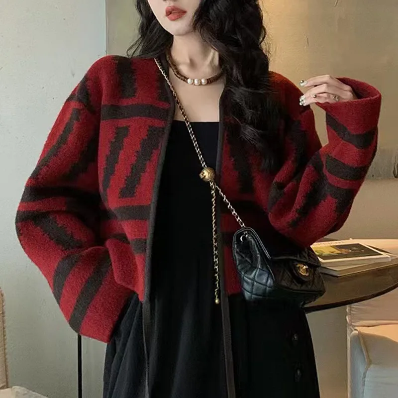 

2023 Autumn Small Fragrant Knitted Cardigan Women Soft Glutinous Lazy Stripe Sweater Coat Female Sweet Long Sleeve Knitwear Coat