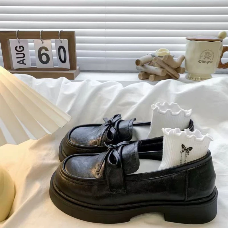 

Новые женские лоферы из искусственной кожи с бантом, 2026 год, удобные туфли на плоской подошве, классические черные/коричневые повседневные офисные кроссовки