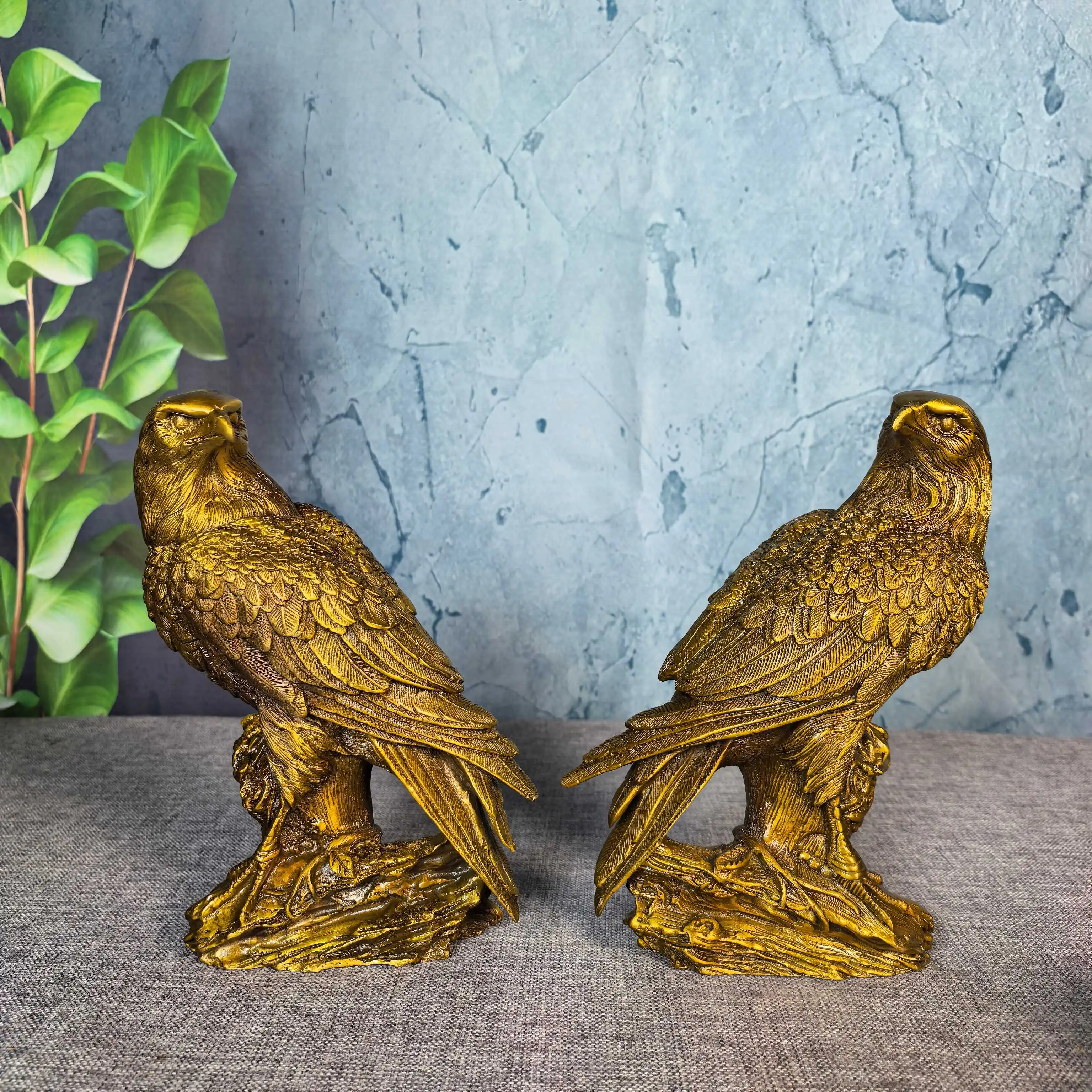Brass Eagle Statue Pair - Intricately Crafted Antique-Style Creative Home Decor Accent for Family Living Spaces