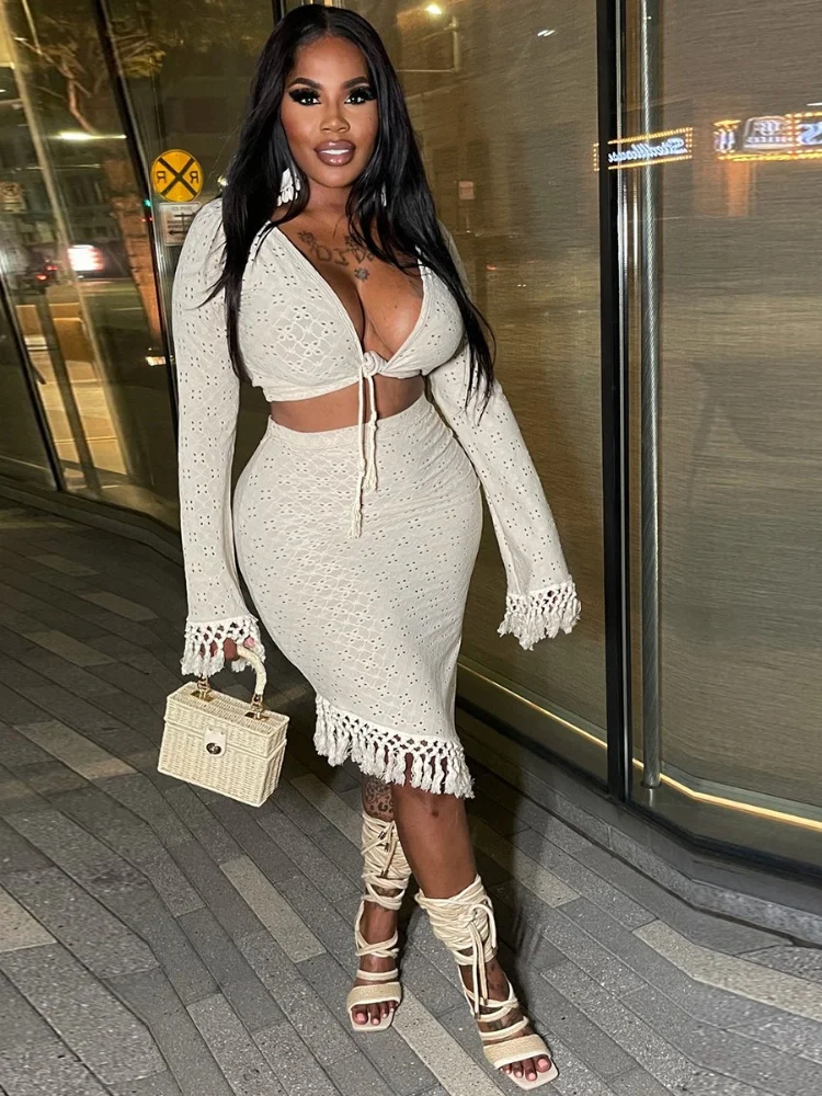 

Three Sisters Autumn Winter Women's Clothing New Fresh Sweet Sexy Beige Dress Tassel Fashionable Two-piece Set Wholesale