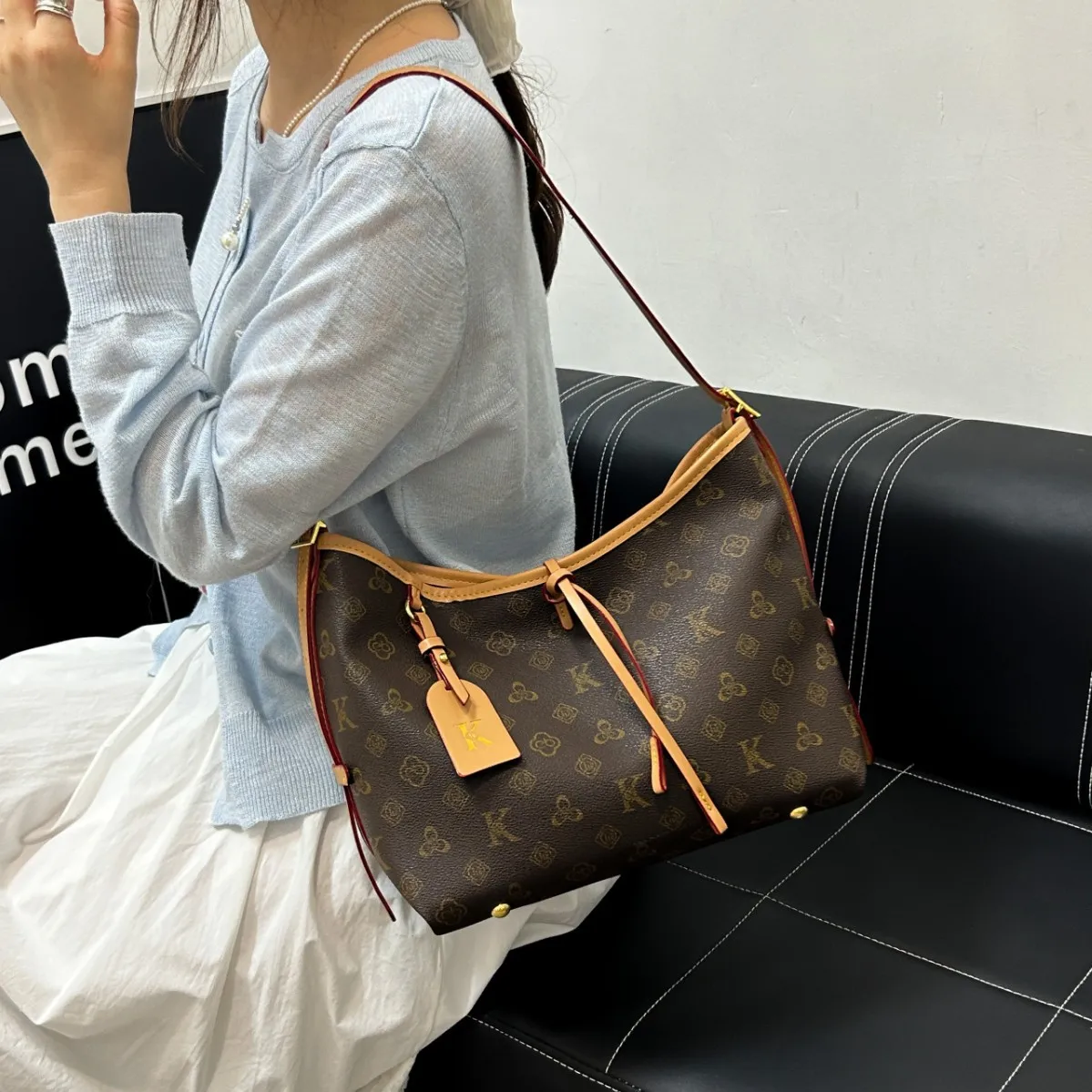 

2025 Minimalist Shoulder Bag, Multi-Way Convertible Top Handle & Crossbody Purse for Women, Sleek Day to Night Carryall