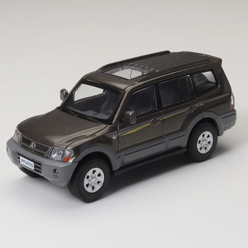 XCarToys 1/64 Mitsubishi Pajero Gen.3 voiture en alliage jouets véhicule à moteur moulé sous pression modèle en métal enfants cadeau de noël jouets pour garçons