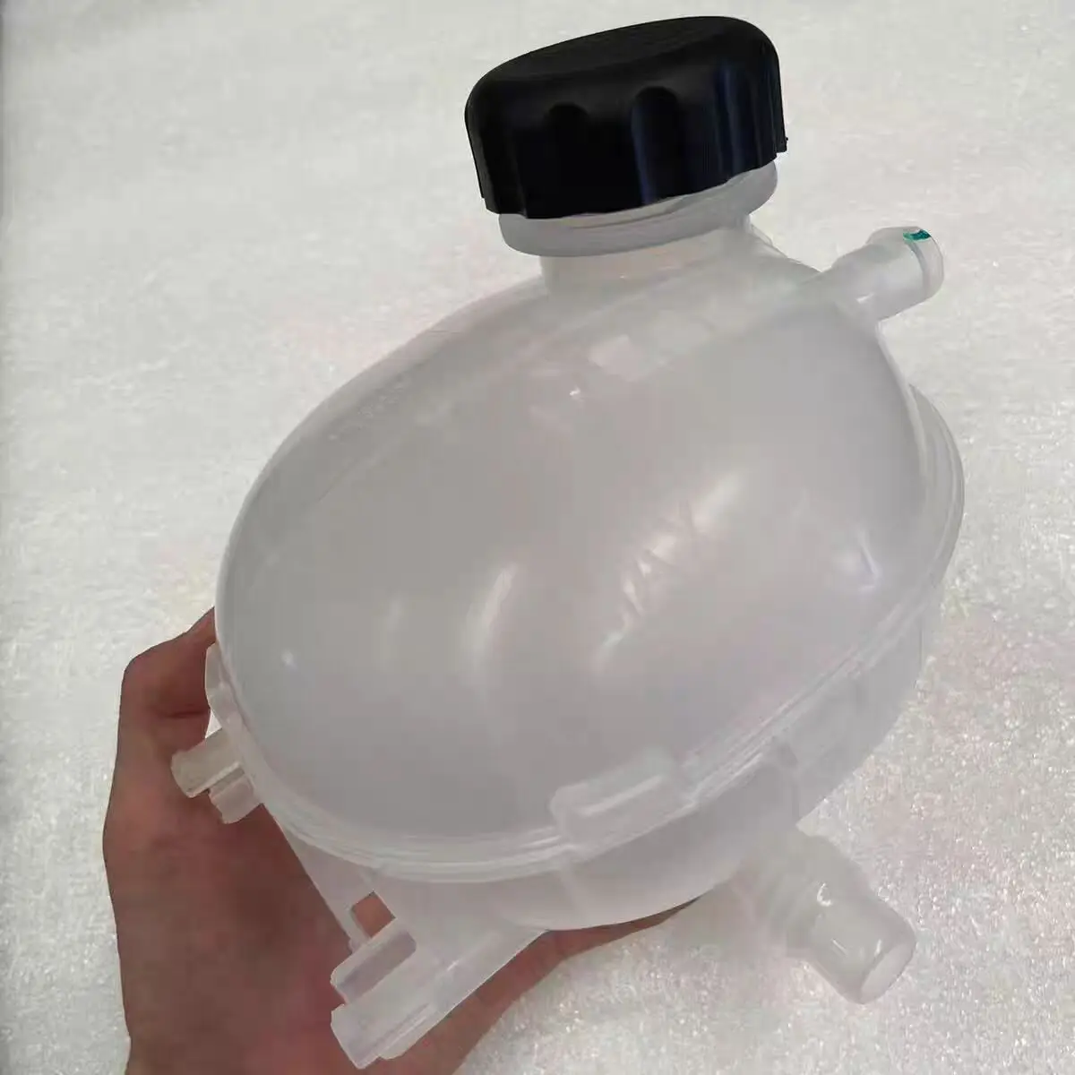 • Fits Dongfeng Fengshen Yixuan Haoji Yixuan GS Yixuan MAX Nano Vast - Coolant Expansion Tank