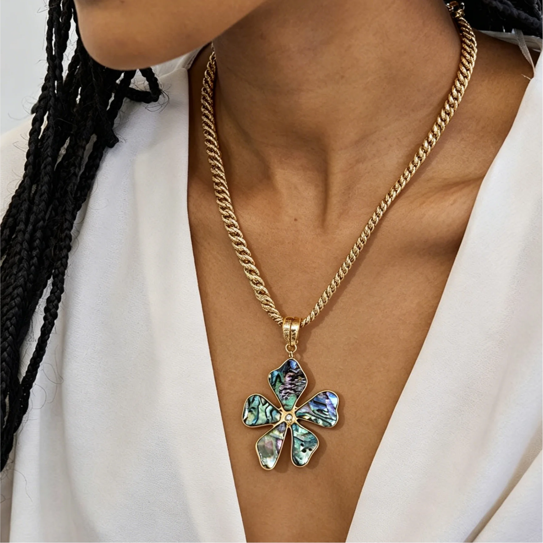 

Freetry Vintage Gradient Large Flower Pendant New Stainless Steel Necklace for Women Zircon Inlaid Necklace Charm Jewelry Gift