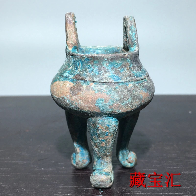 

Green rust bronze ware unearthed from rural areas, double eared, three legged ancient antique offerings, incense burners