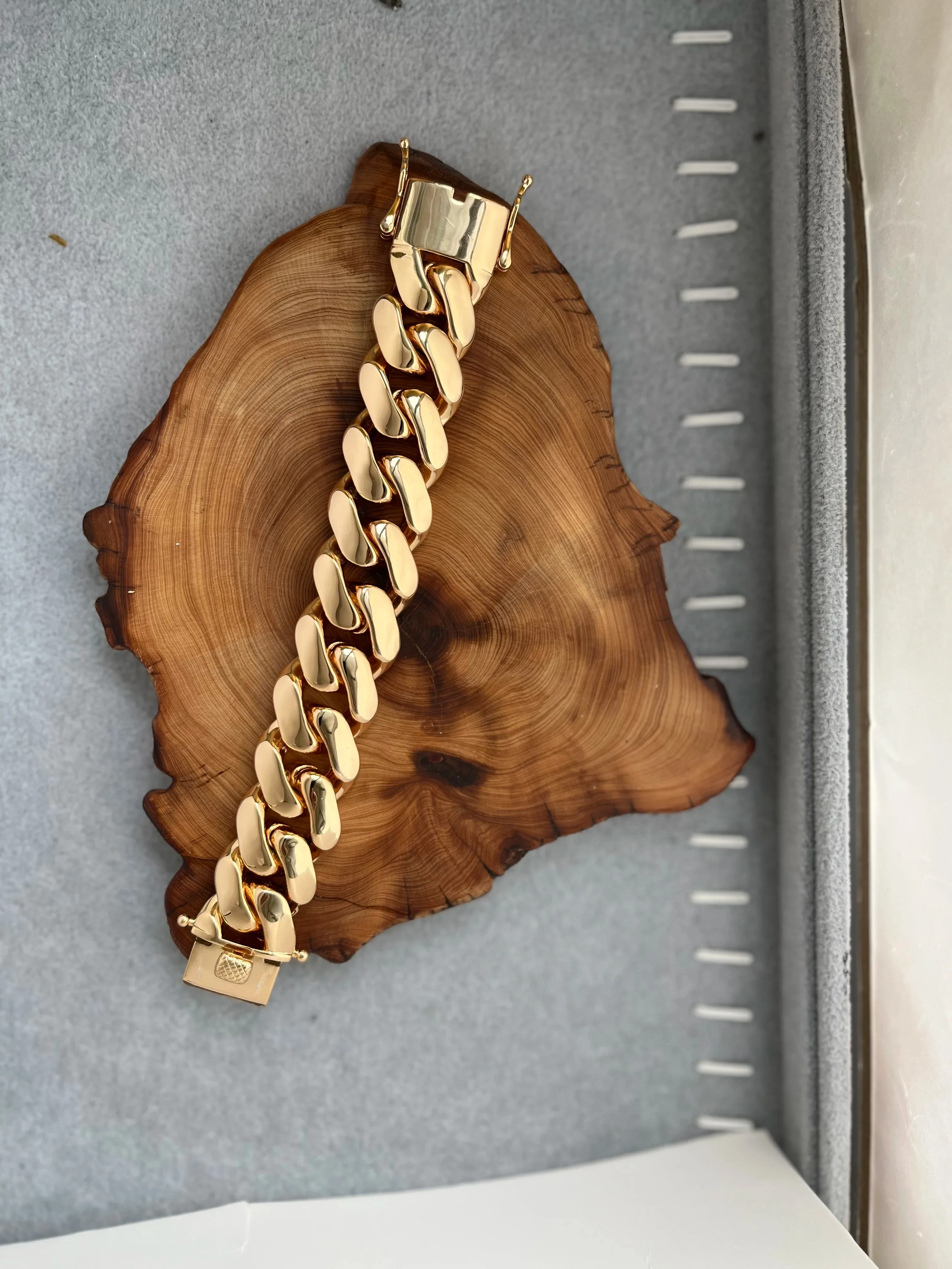 

2025 New 22mm Chunky Cuban Bracelet - 7 Times Gold Plated Shiny Finish - Hip Hop Jewelry Gift for Boyfriend