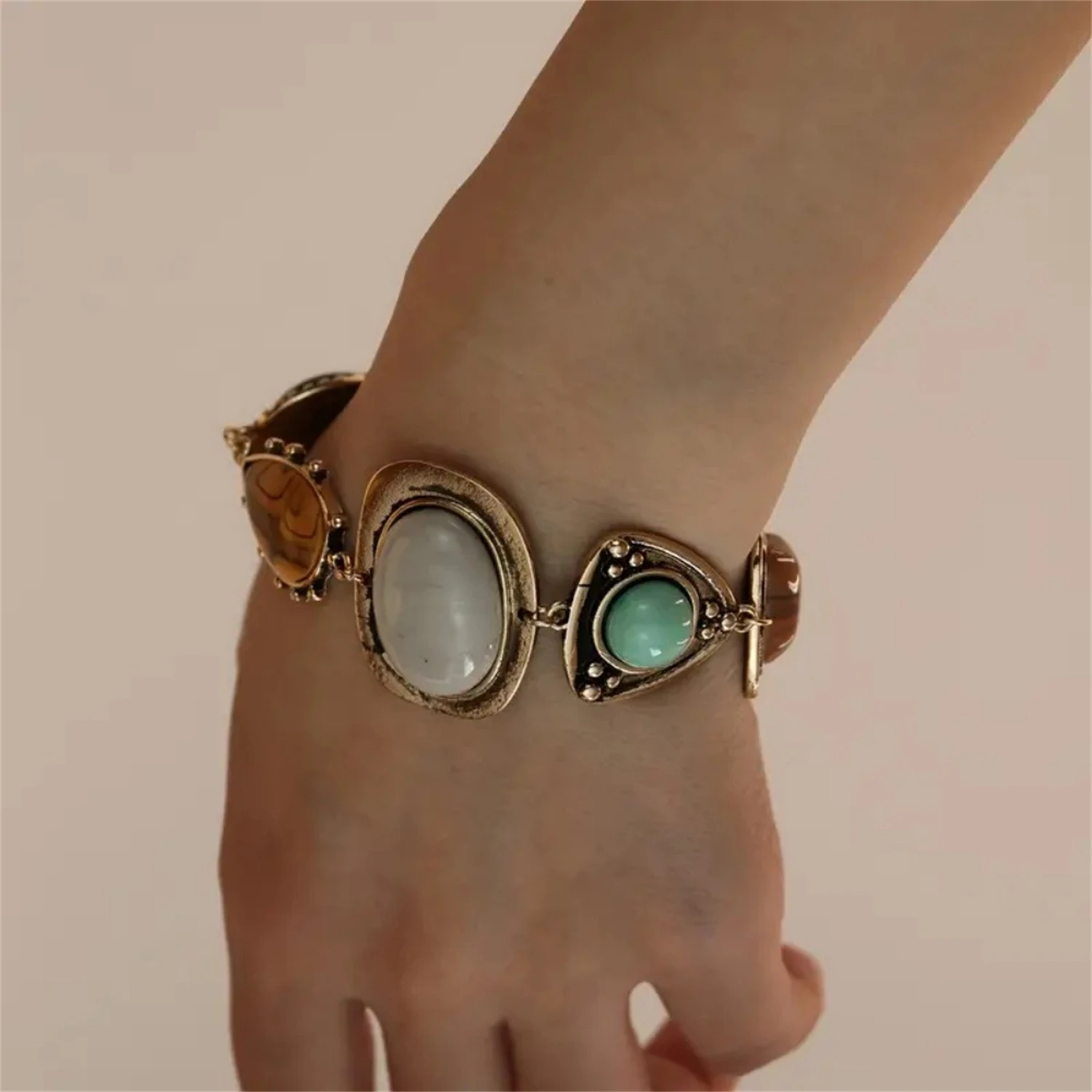 

WAKA Trendy Boho Vintage Colorful Gem Geometric Bracelet - Statement Charm Bangle for Women Party Fashion Jewelry