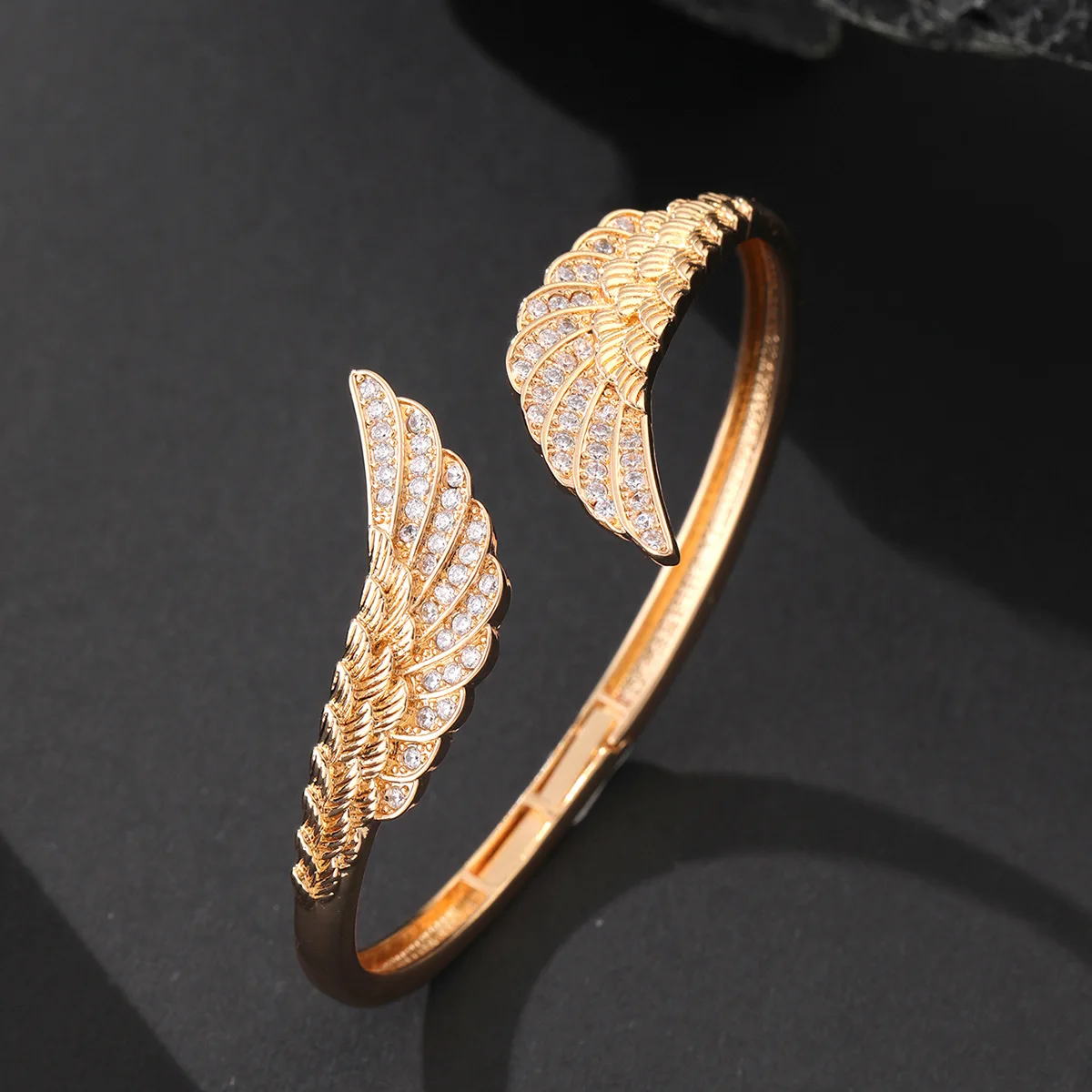 New Elegant Wings C-Shaped gold color Bracelet Women's Dress Decorative Jewelry Suitable for Wedding Holiday Ball Gift Z-94