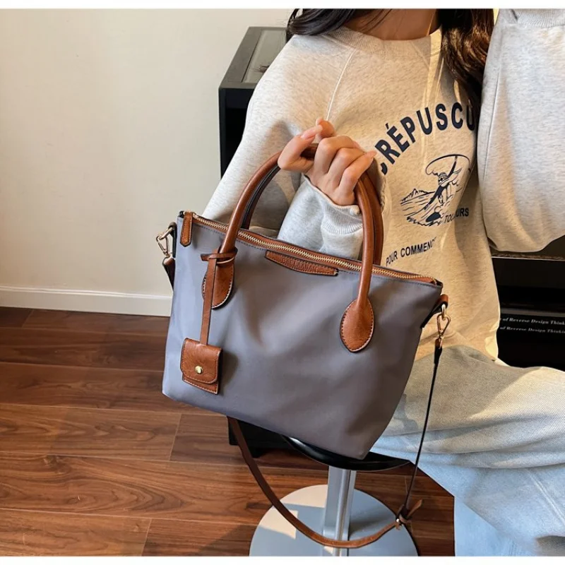 حقيبة كروس نسائية جلدية مصممة شهيرة من العلامة التجارية الفاخرة حقيبة كلاسيكية أنيقة للركاب يومية عتيقة ​