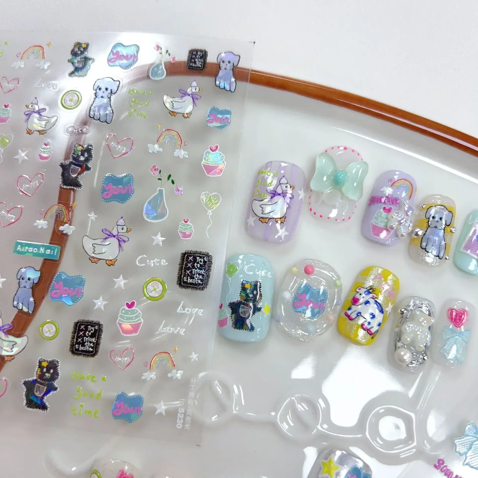 만화 패치 오리 버튼 강아지 소 고양이 곰 핑크 무지개 구름 나비 매듭 케이크 별 사랑스럽고 세련된 네일 아트 스티커 DIY 매니큐어 데칼