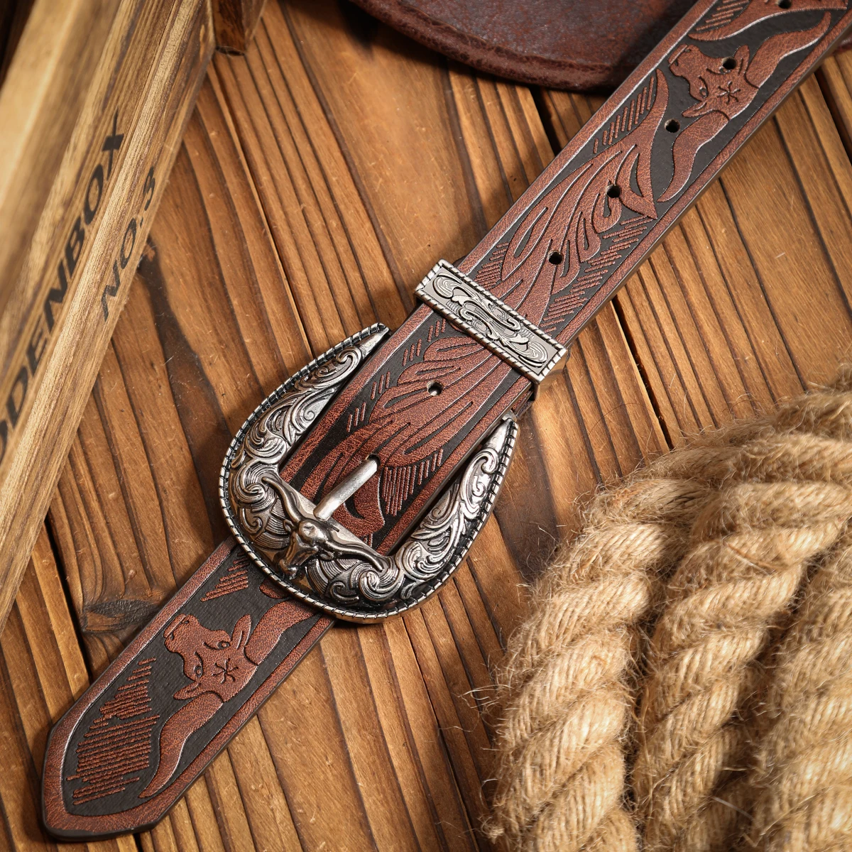 Ein lässiger, individueller und Retro-Gürtel, ein Kleidungsaccessoire im Western-Stil, Metallschnalle, PU-Gürtel, geeignet für Männer und Frauen – Detail 8