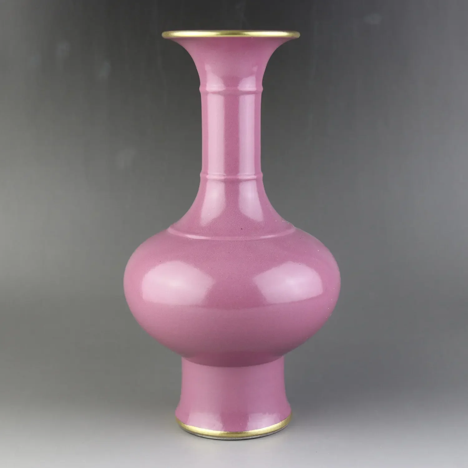 Made in the year of Yongzheng in the Qing Dynasty pink glazed with gold mouth flat belly long neck v ase antique porcelain vase