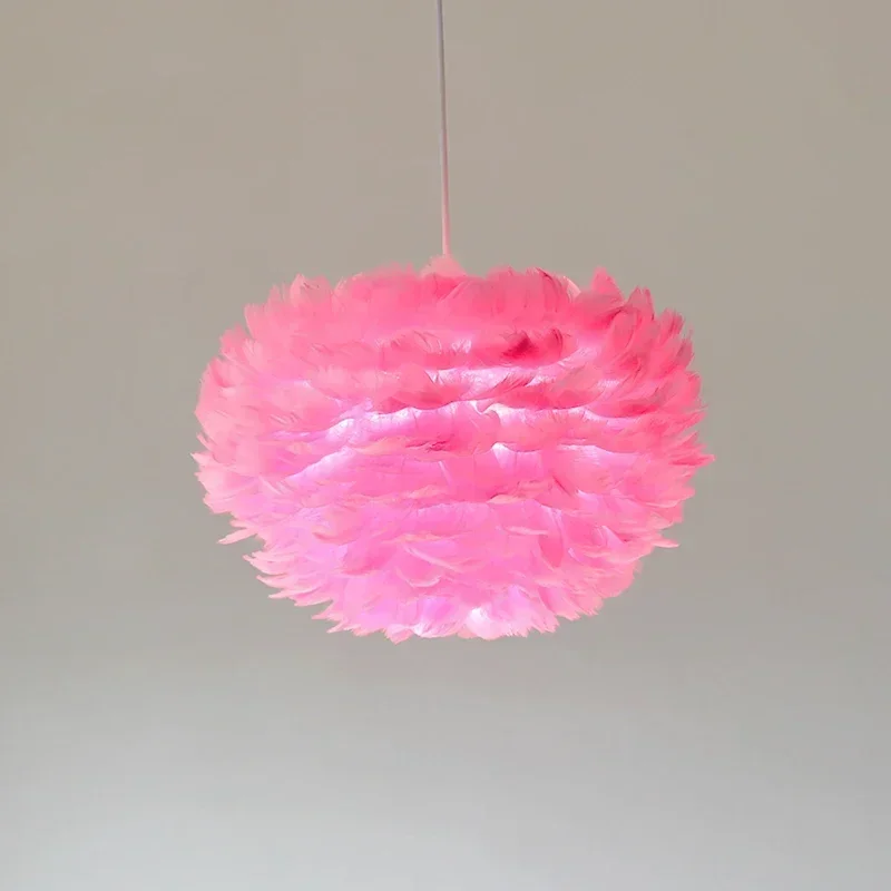 Plafonnier en Plumes au Design Nordique Moderne, Luminaire Décoratif de Plafond, Idéal pour un Salon, une Chambre à Coucher, une Salle à Manger ou un Café