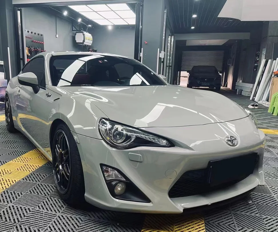 

High Quality PET Super Glossy Grey Vinyl Wrap Roll with Air Release DIY Adhesive Car Wrapping Decal