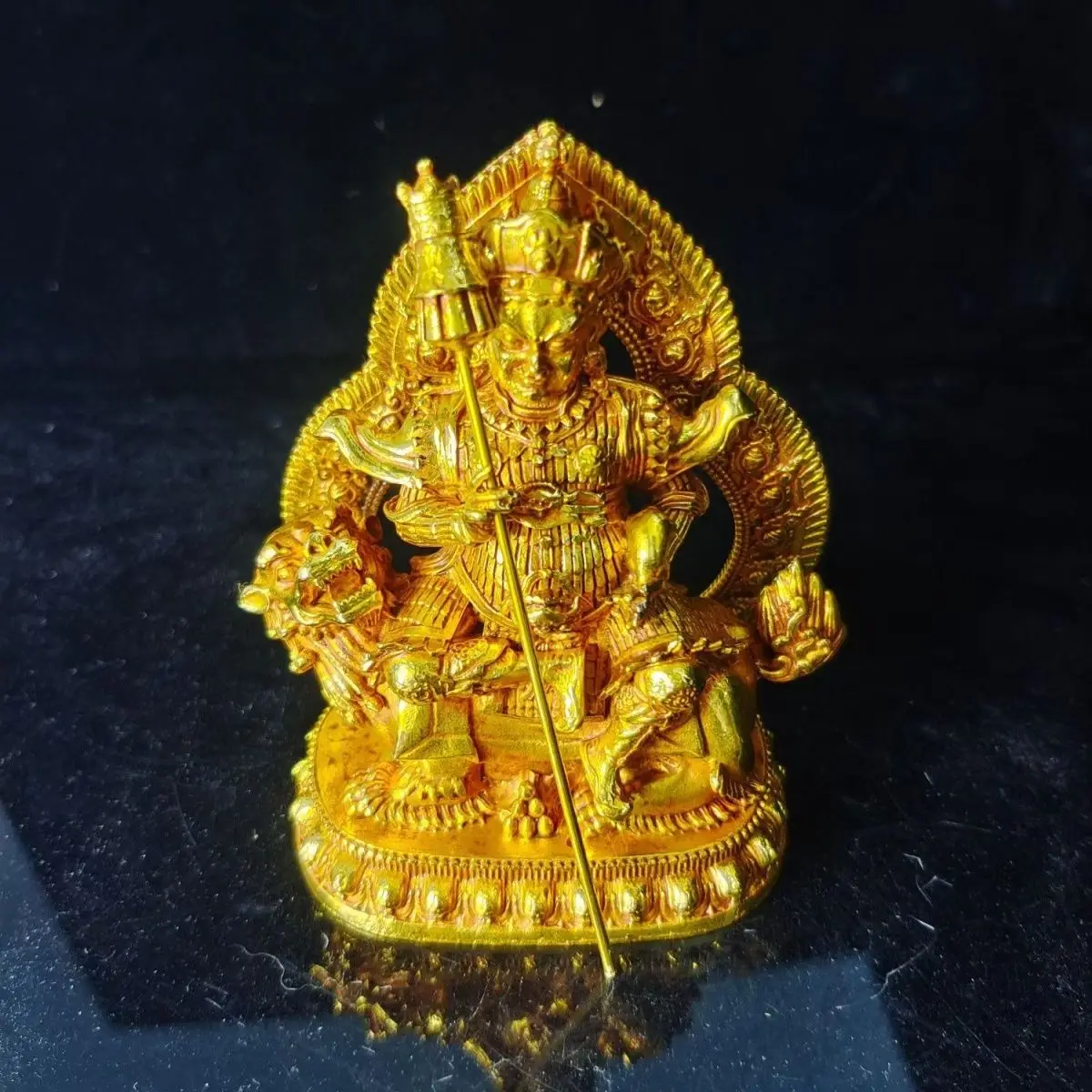 Vaishravana Statue Wealth King Riding Lion Tibetan Buddhism Ornament Decoration Tea Pet Figurines Desk Decor Accessories